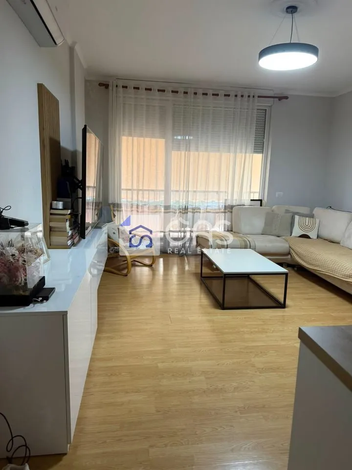 Apartament 2+1 me qera në 21 Dhjetori, Tiranë, 100 m². Foto 1 nga 12