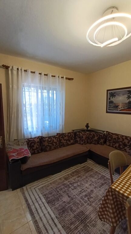 Apartment 2+1 for rent in Rruga Jordan Misja, Tirana, 90 m². Photo 1 of 3