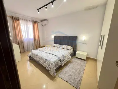 Appartamento 2+1 in affitto a Rruga Bardhok Biba, Tirana, 85 m². Foto 5 di 8