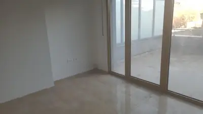 Ambient biznesi me qera në Bulevardi Deshmoret e Kombit, Tiranë, 28 m². Foto 4 nga 12