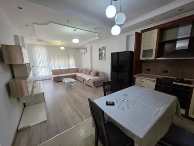 Appartamento 2+1 in affitto a Xhamia e Tabakeve, Tirana, 100 m². Foto 2 di 8