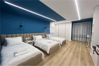 Dupleks 2+1 me qera në Sheshi Skënderbej, Tiranë, 93 m². Foto 6 nga 6
