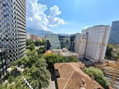 Zyrë me qera në Parlamenti, Tiranë, 150 m². Foto 9 nga 9