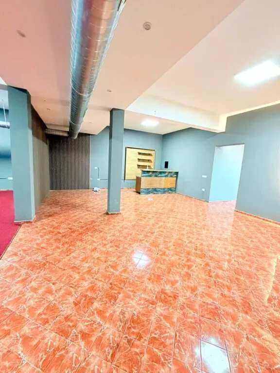 Commercial space for rent in Sukth, Durrës, 120 m². Photo 1 of 4
