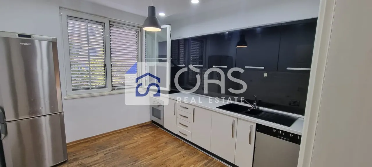 Apartament 2+1 me qera në Blloku, Tiranë, 90 m². Foto 1 nga 8