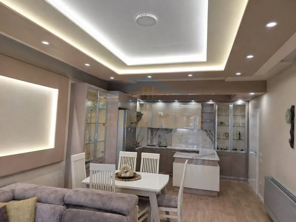 Appartamento 2+1 in affitto a Tirana, 100 m². Foto 1 di 9