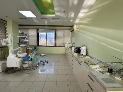 Locale commerciale in affitto a Sauk i Ri, Tirana, 135 m². Foto 3 di 6