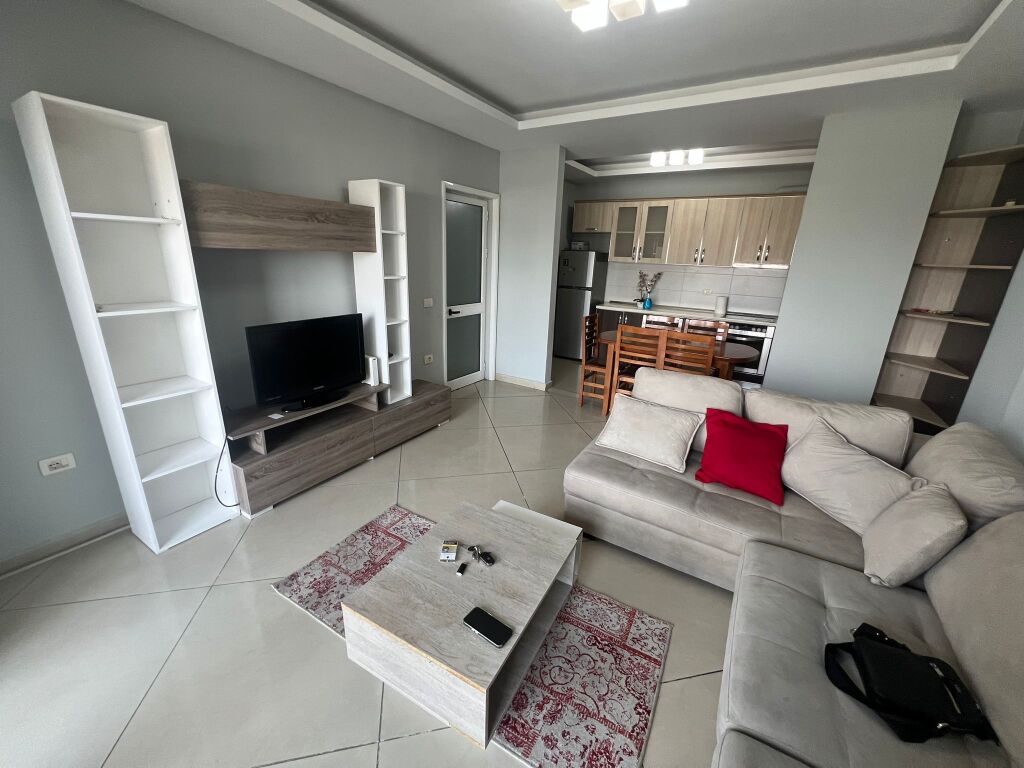 Appartamento 1+1 in affitto ad Astir, Tirana, 65 m²