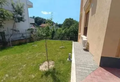 Vilë me qera në Rruga e Elbasanit, Tiranë, 360 m². Foto 8 nga 12