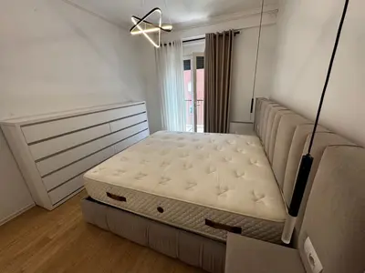Apartament 3+1 me qera në Rruga e Kosovarëve, Tiranë, 150 m². Foto 9 nga 12