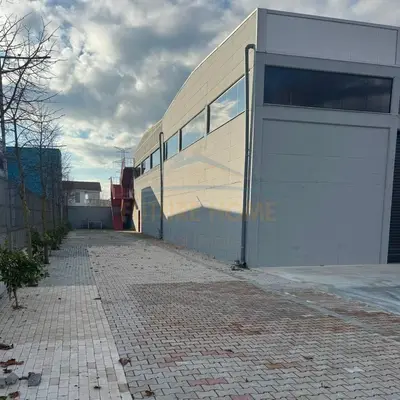 Warehouse for rent in Bubq, Vorë, 2,000 m². Photo 1 of 8