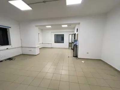 Ambient biznesi me qera në Sheshi Avni Rustemi, Tiranë, 120 m². Foto 2 nga 7