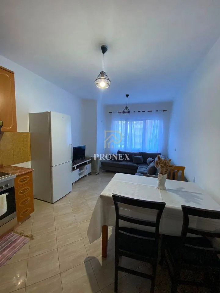 Appartamento 1+1 in affitto ad Astir, Tirana, 60 m². Foto 1 di 9