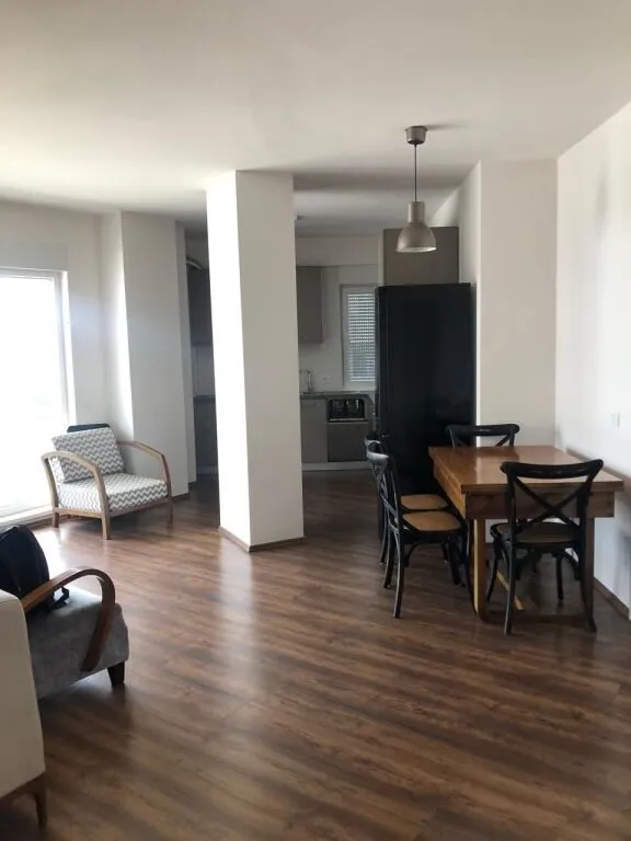Apartament 1+1 me qera në Rruga Ndre Mjeda, Tiranë, 98 m². Foto 1 nga 3