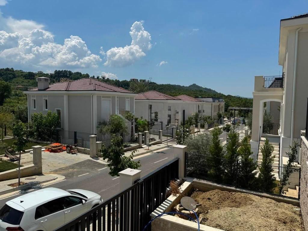 Vilë me qera në TEG, Tiranë, 420 m². Foto 3 nga 3