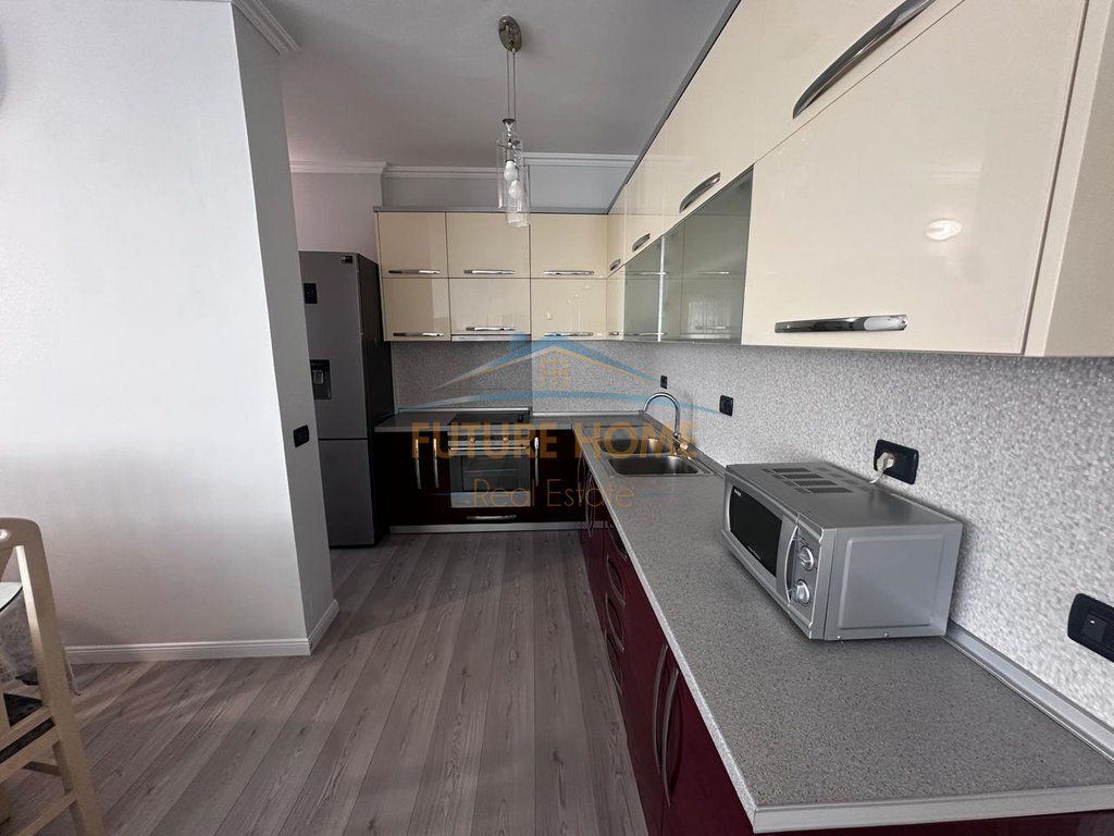 Apartment 3+1 for rent in Kompleksi Delijorgji, Tirana, 115 m². Photo 2 of 3