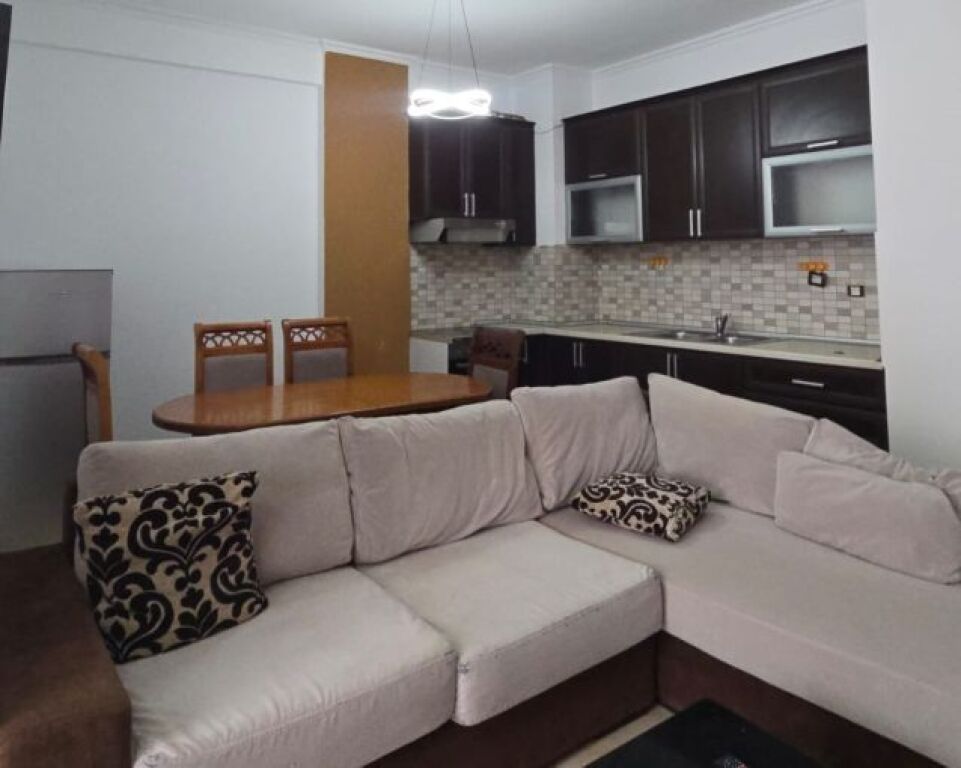 Apartament 2+1 me qera në Yzberisht, Tiranë, 90 m²