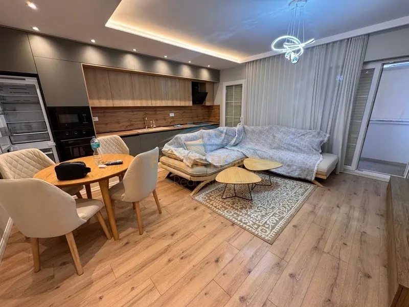 Apartament 2+1 me qera në Toptani, Tiranë, 87 m²