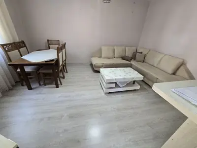 Apartament 2+1 me qera në Rruga e Kavajës, Tiranë, 100 m². Foto 3 nga 8