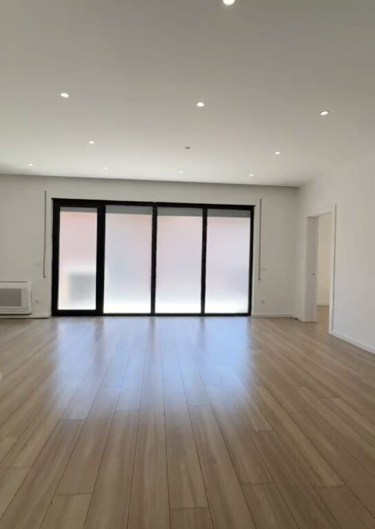 Apartament 3+1 me qera në Myslym Shyri, Tiranë, 120 m²