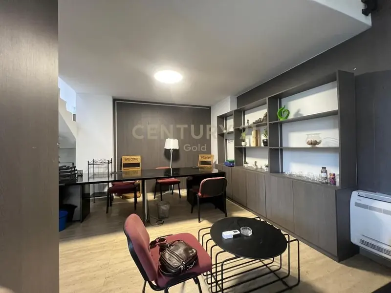 Ufficio in affitto a Rruga Hoxha Tahsim, Tirana, 90 m²