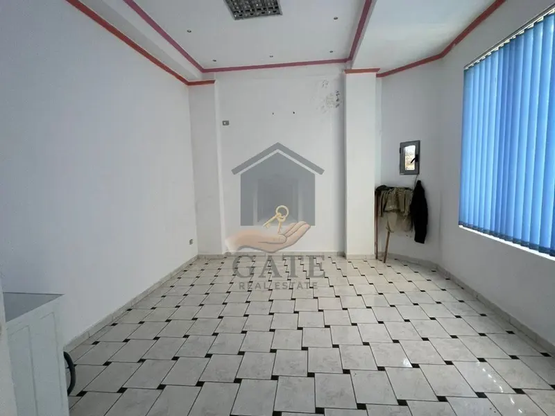 Ambient biznesi me qera në Rruga Kastrioti, Durrës, 40 m²