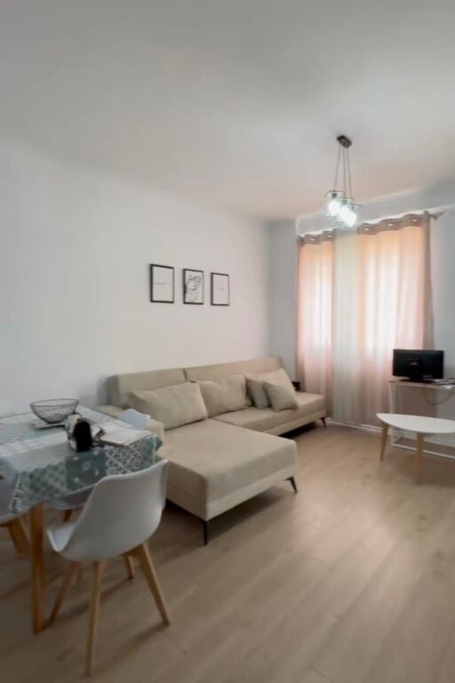 Casa indipendente 1+1 in affitto a Yzberisht, Tirana, 70 m²