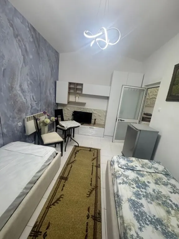 Garsoniere me qera në Lulishte Çajupi, Tiranë, 35 m²