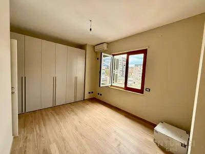 Office for rent in Rruga e Elbasanit, Tirana, 138 m². Photo 3 of 12