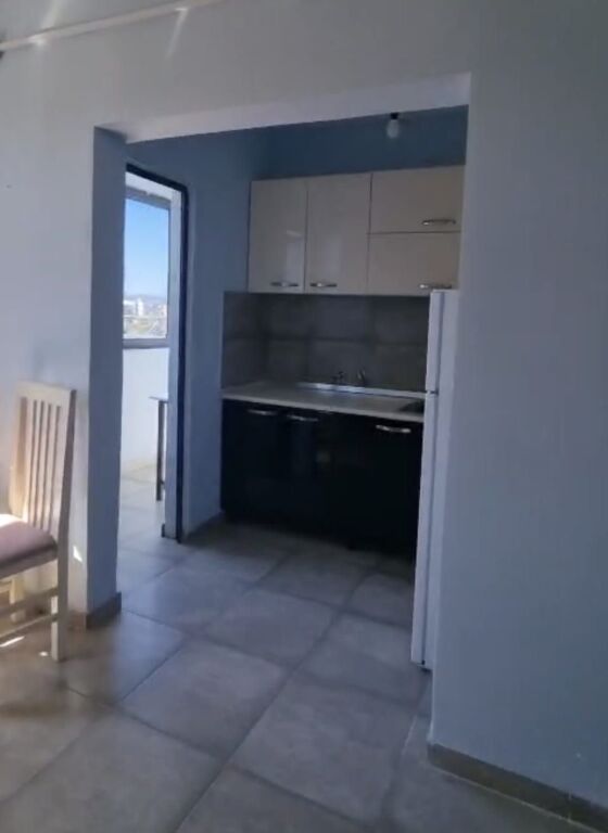 Apartament 1+1 me qera në Laprakë, Tiranë, 60 m². Foto 2 nga 3