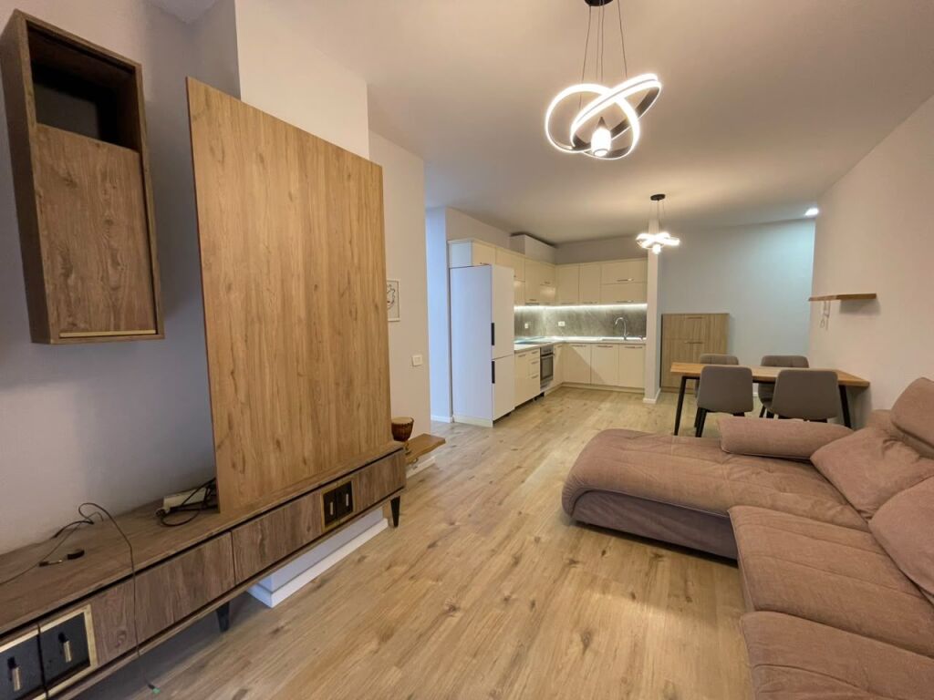 Apartament 2+1 me qera në Rruga e Kavajës, Tiranë, 100 m². Foto 2 nga 3