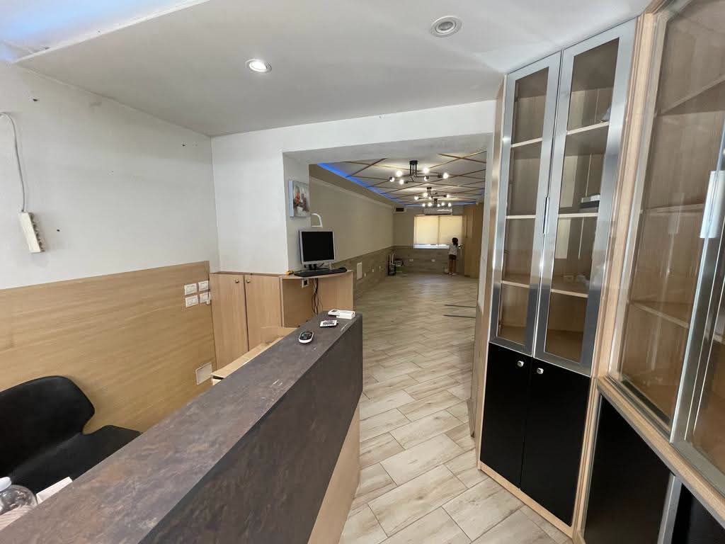 Dyqan me qera në Ish stacioni i fundit i Tiranes se Re, Tiranë, 42 m²