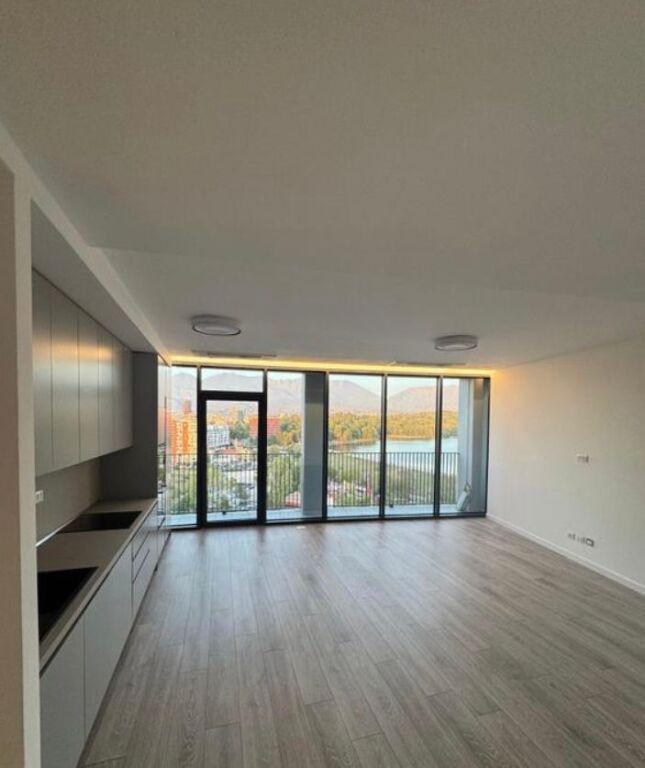 Office for rent in Lake View Residences, Tirana, 90 m². Photo 1 of 3