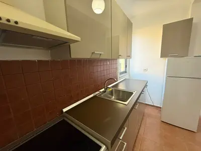 Apartament 1+1 me qera në Stadiumi Dinamo, Tiranë, 70 m². Foto 1 nga 7