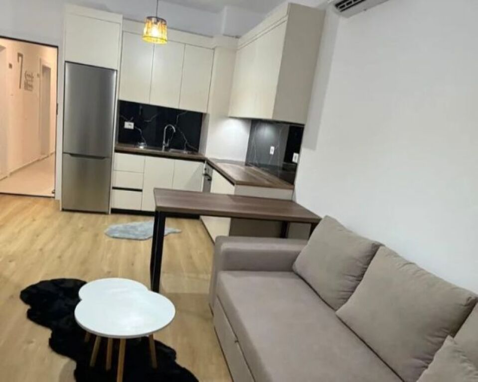 Apartament 1+1 me qera në Ali Demi, Tiranë, 60 m². Foto 1 nga 3