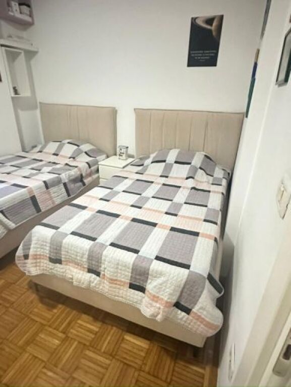 Apartment 2+1 for rent in 21 Dhjetori, Tirana, 101 m². Photo 2 of 3