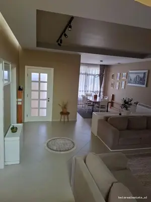 Villa in affitto a Baldushk, Tirana, 250 m². Foto 2 di 12