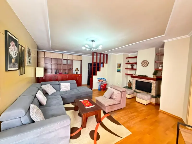 Apartament 2+1 me qera në Rruga Fortuzi, Tiranë, 125 m²