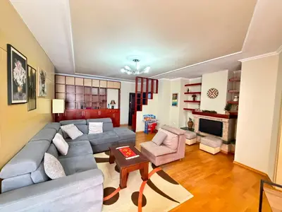 Apartament 2+1 me qera në Rruga Fortuzi, Tiranë, 125 m². Foto 1 nga 6