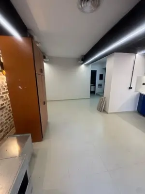 Zyrë me qera në Vasil Shanto, Tiranë, 100 m². Foto 5 nga 11