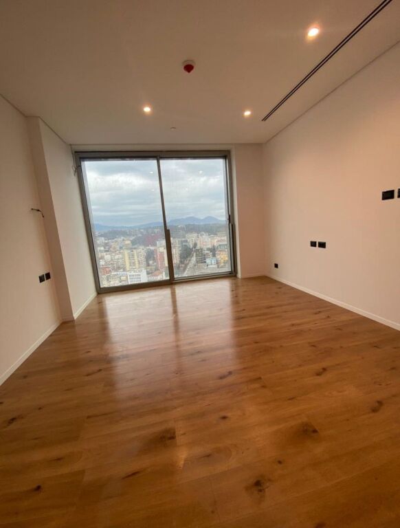Office for rent in Downtown One, Tirana, 150 m². Photo 2 of 3