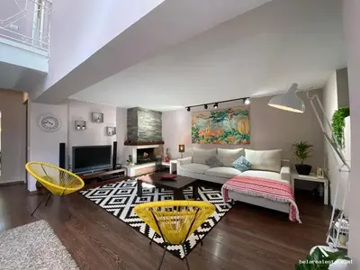 Apartament 3+1 me qera në Blloku, Tiranë, 250 m². Foto 3 nga 12