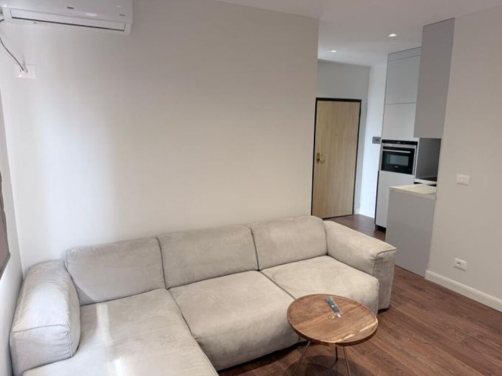 Apartment 1+1 for rent in Rruga 5 Maji, Tirana, 60 m². Photo 2 of 3