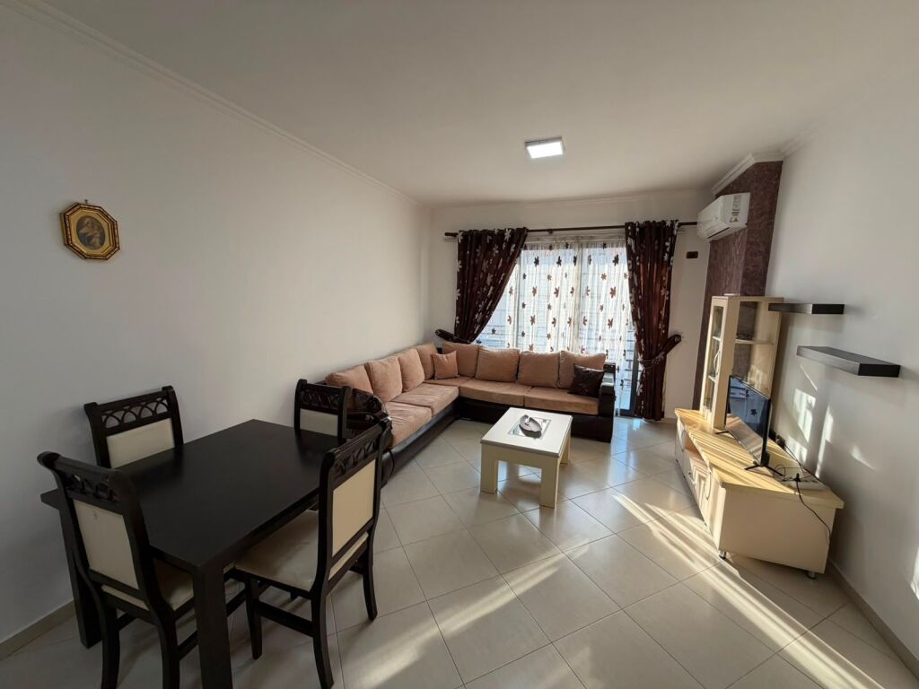 Appartamento 2+1 in affitto ad Astir, Tirana, 92 m². Foto 1 di 3