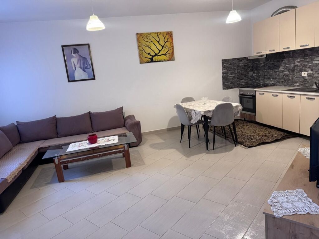 Apartment 1+1 for rent in Astir, Tirana, 77 m². Photo 2 of 3