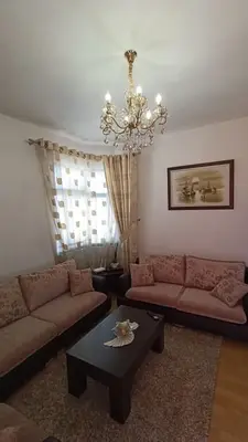 Apartament 2+1 me qera në Rruga Fuat Toptani, Tiranë, 95 m². Foto 1 nga 8