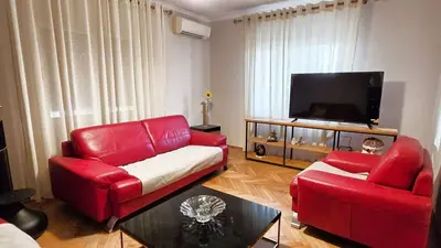 Apartament 2+1 me qera në Kodra e Priftit, Tiranë, 120 m². Foto 1 nga 11