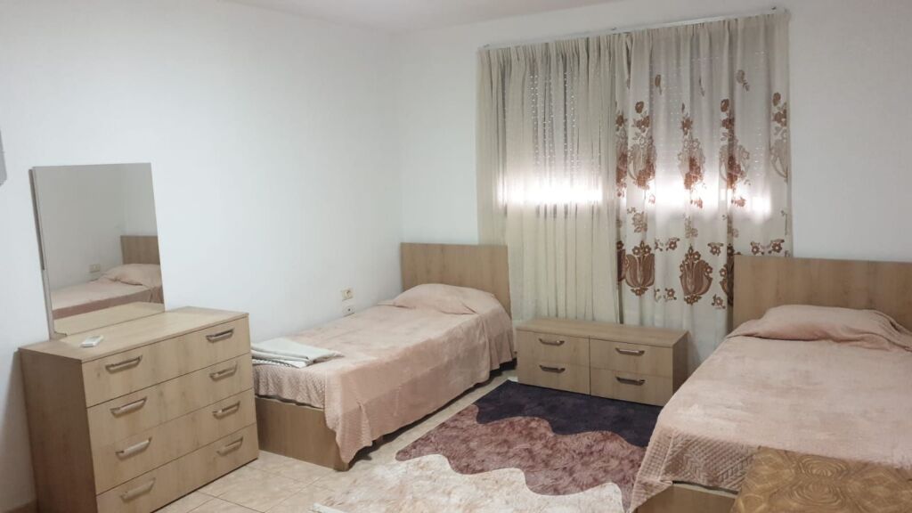 Apartament 2+1 me qera në Sheshi Willson, Tiranë, 90 m²