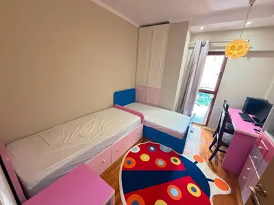 Apartament 2+1 me qera në Rruga Fortuzi, Tiranë, 125 m². Foto 4 nga 6