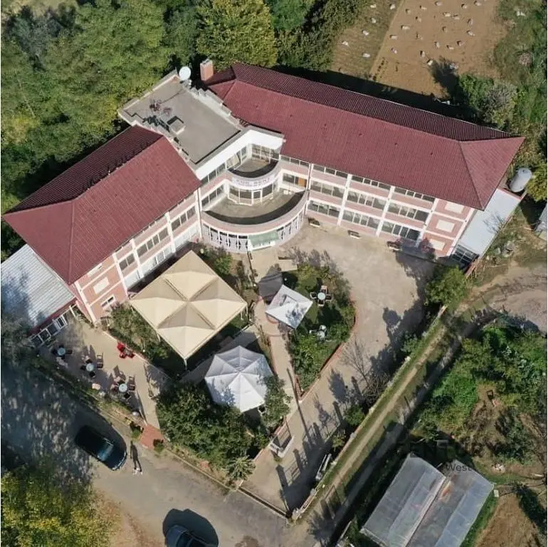Ambient biznesi me qera në Linzë, Tiranë, 900 m²